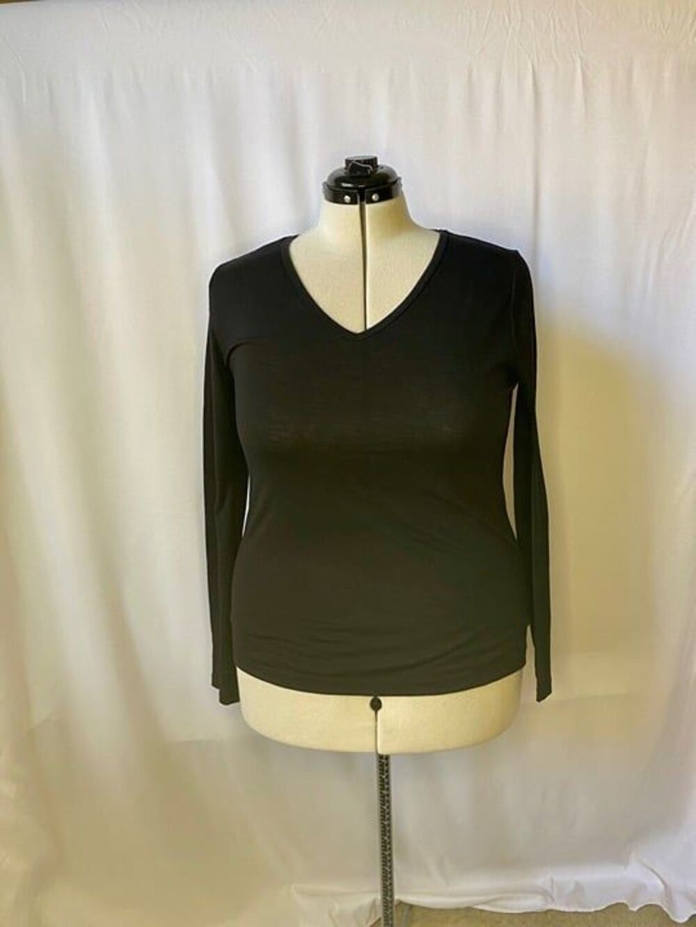 Faded Glory black v neck long sleeve women's top. Size large